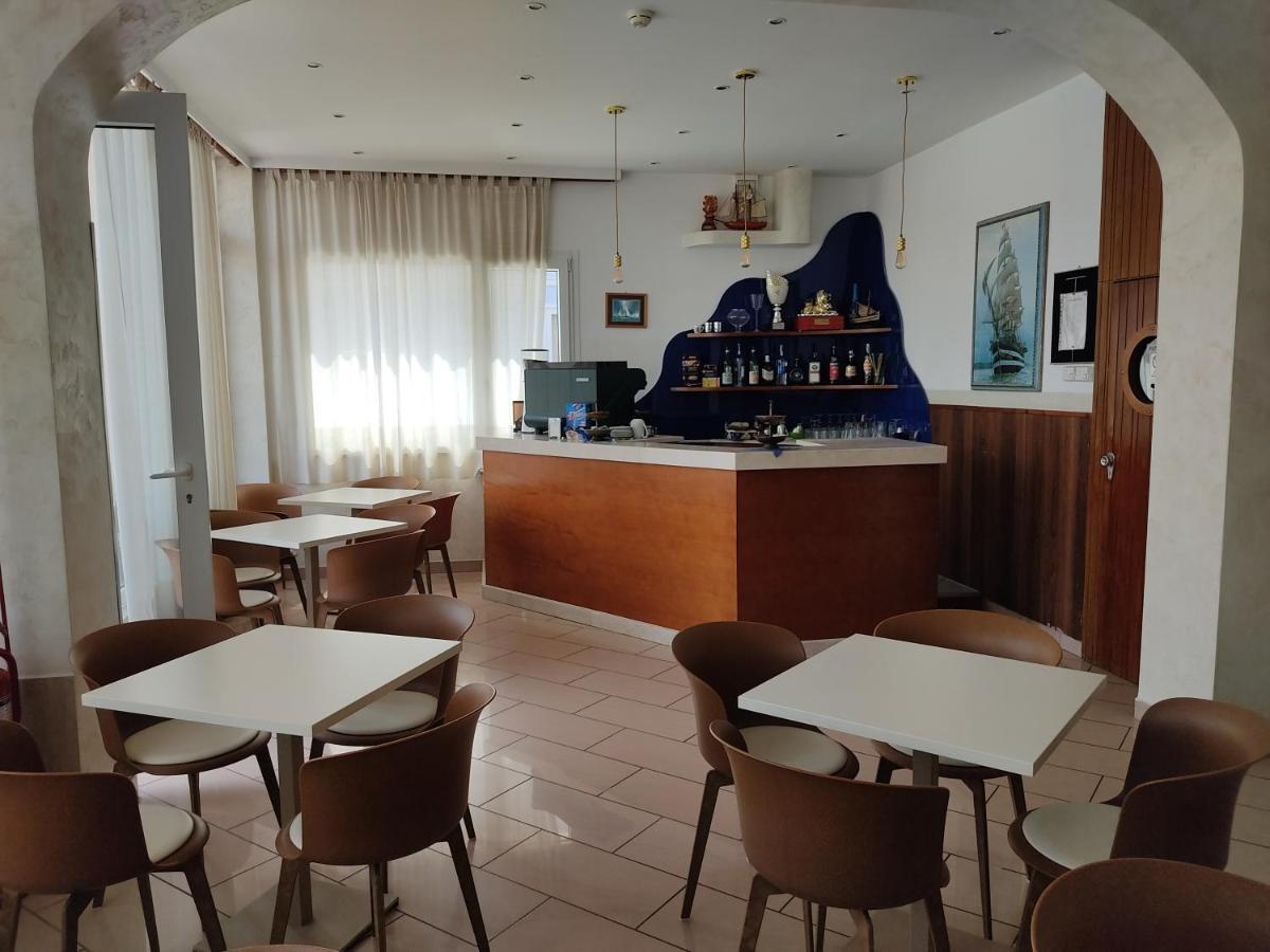 Hotel Alexander Resort リミニ エクステリア 写真